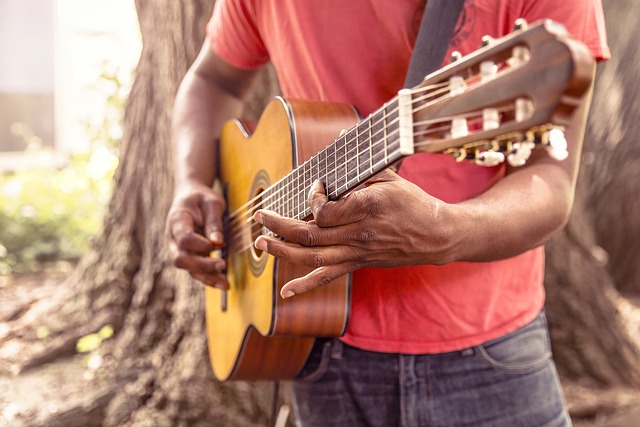 Partition Jouer de la guitare : 7 astuces pour apprendre à jouer rapidement