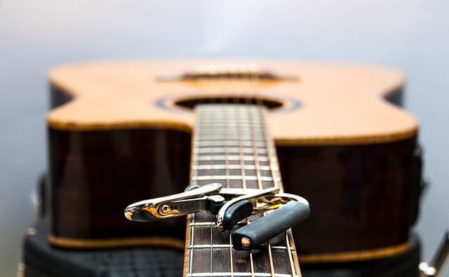 Quels sont les Accessoires Indispensables pour les Guitaristes ?