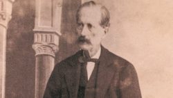 Connais-tu l&rsquo;homme qui a transformé la guitare en art ?