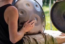 Apprendre à jouer du handpan : quelle est la bonne méthode ?